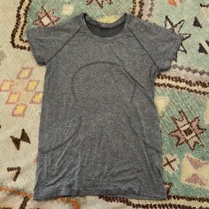 Lululemon Swiftly Tech short sleeved shirt